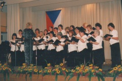 Illertissen-podzim-2000-se-sbormistryni-Verou-Borskou